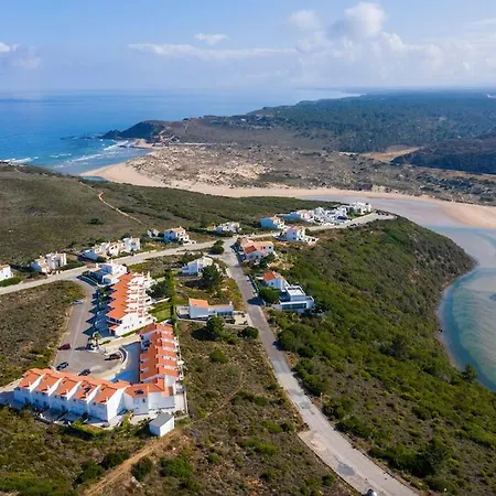 Holiday home Paraiso No Espartal - A Short Walk To The Beach!