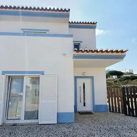 Holiday home Paraiso No Espartal - A Short Walk To The Beach!